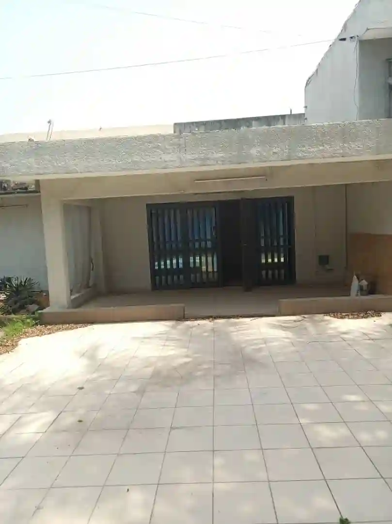 Location D’une Villa DE 5 Pièces A Marcory Residentiel - Vue 2