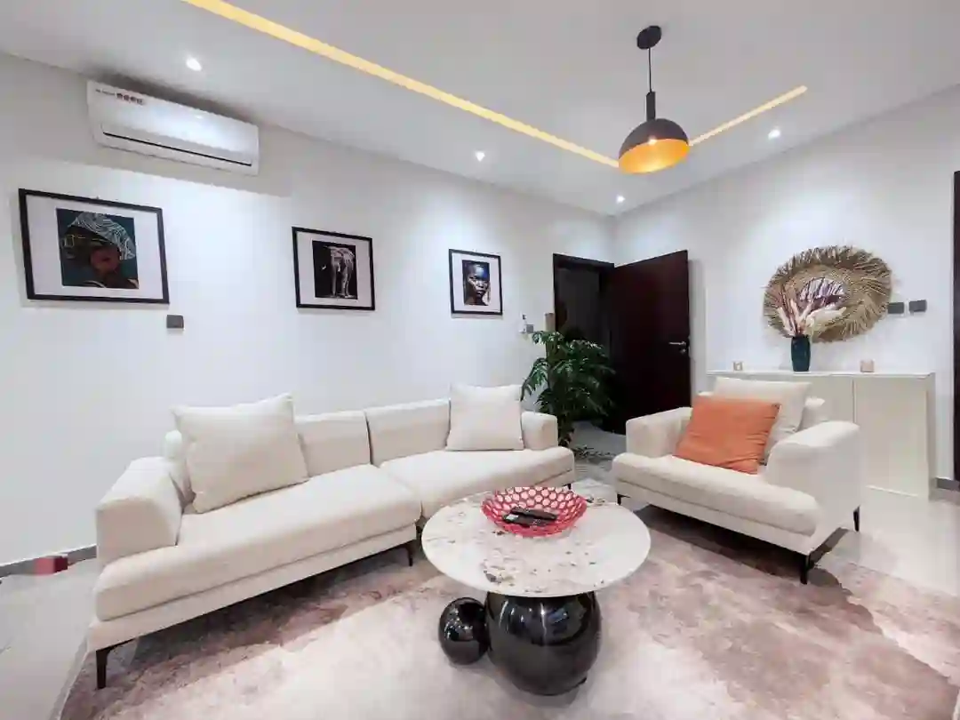 APPARTEMENT MEUBLE DE STANDING DE 03 PIECES ANGRE CHU