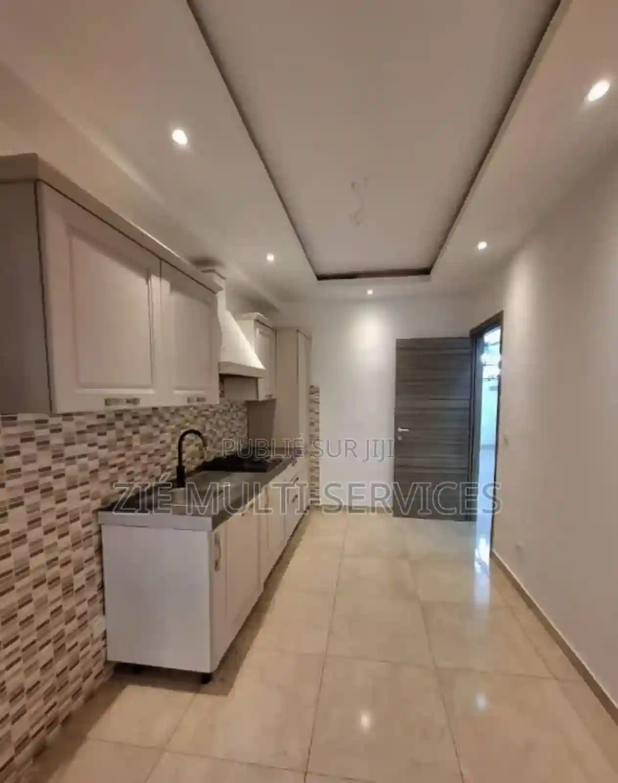 Furnished 4chbre Appartement Dans Zié Multi-service Port-bouët - Vue 2