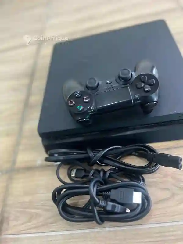 Playstation 4 Slim - Vue 1
