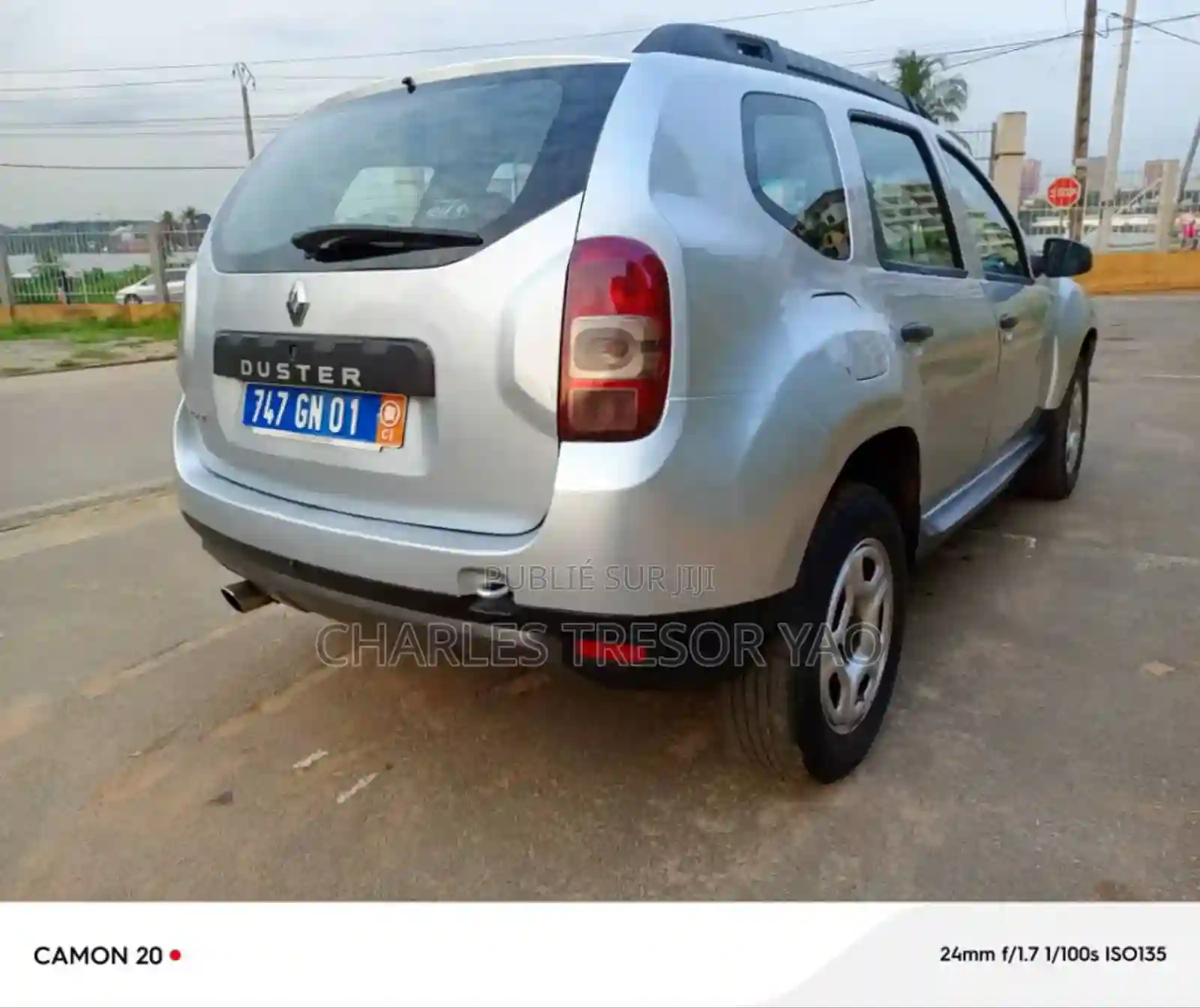 Renault Duster 2014 Gris - Vue 3