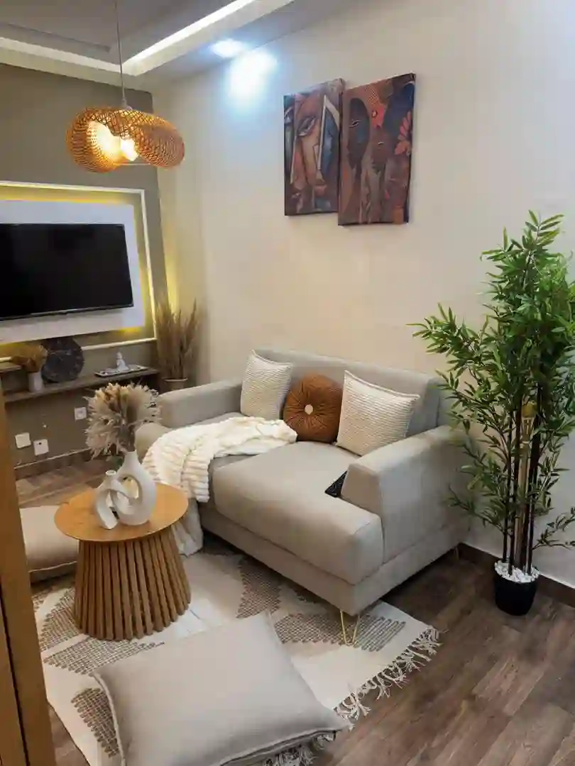 un appartement meublé hautement équipé à la Riviera 3 (Cité Oscar 2)