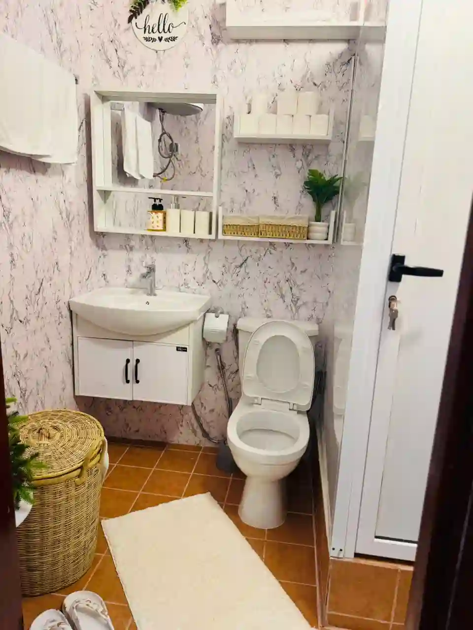 un appartement meublé hautement équipé à la Riviera 3 (Cité Oscar 2) - Vue 4