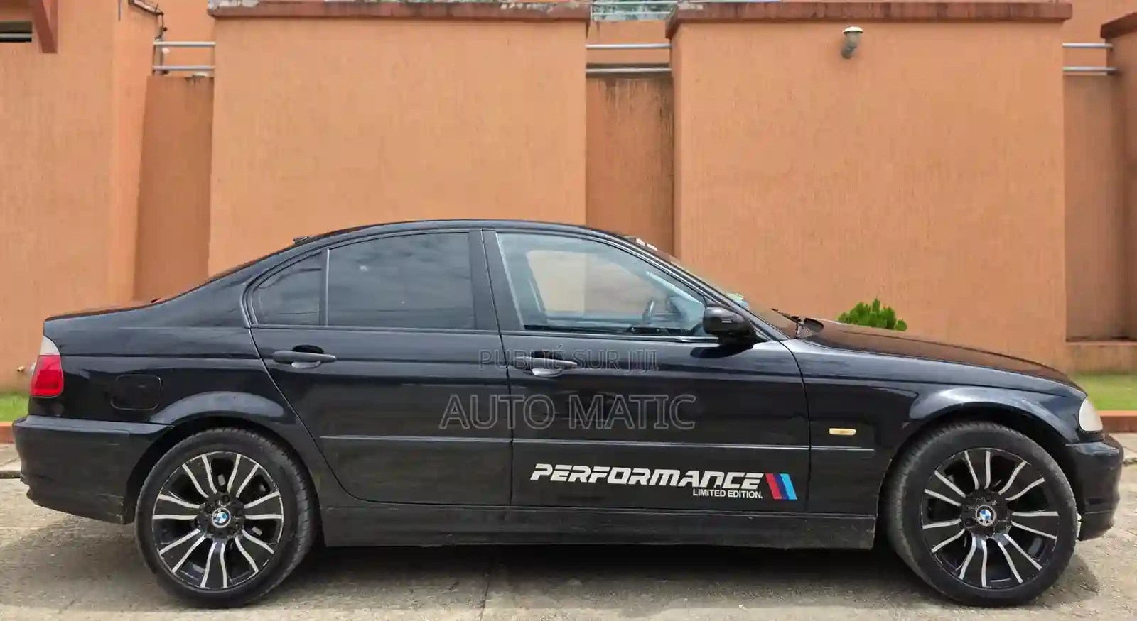 BMW 318i 2000 Noir - Vue 1