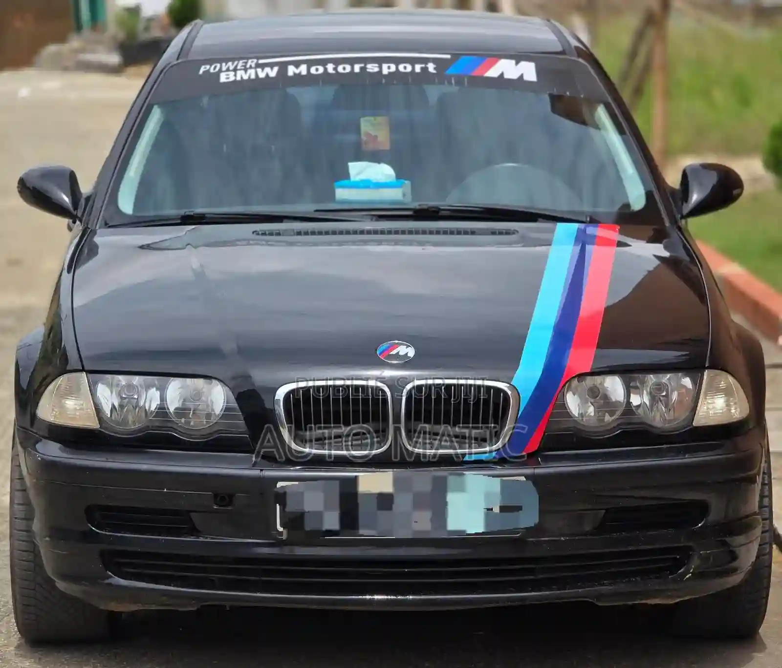 BMW 318i 2000 Noir - Vue 4