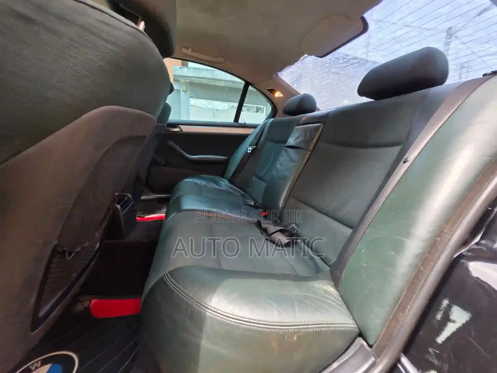 BMW 318i 2000 Noir - Vue 7