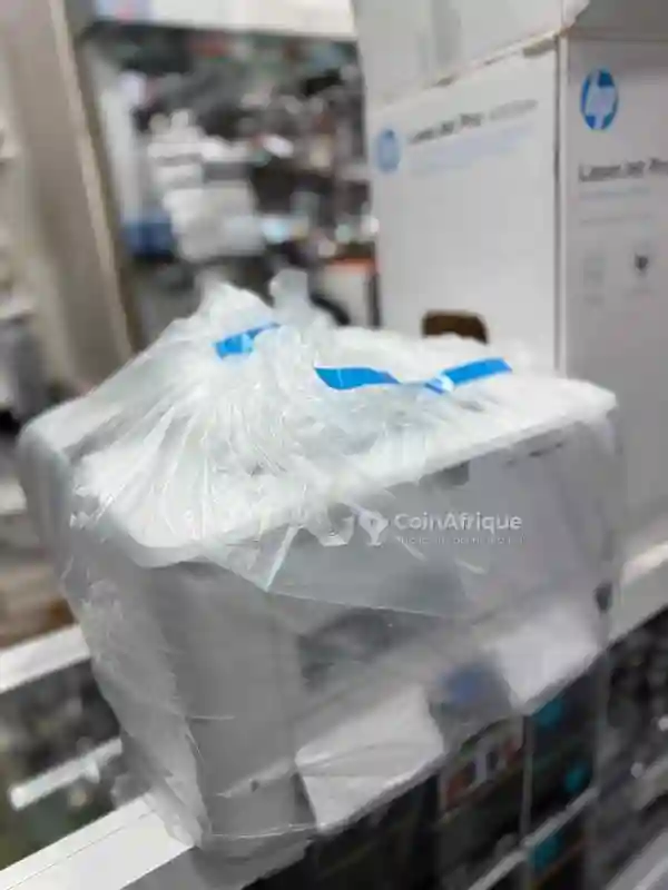 HP Laser jet pro 4003dn - Vue 3