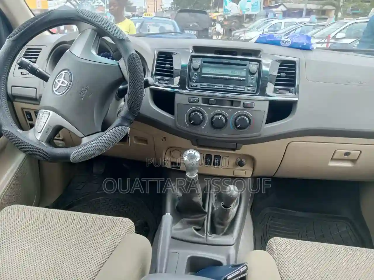 Toyota Fortuner 25 D AWD 2012 Gris - Vue 1