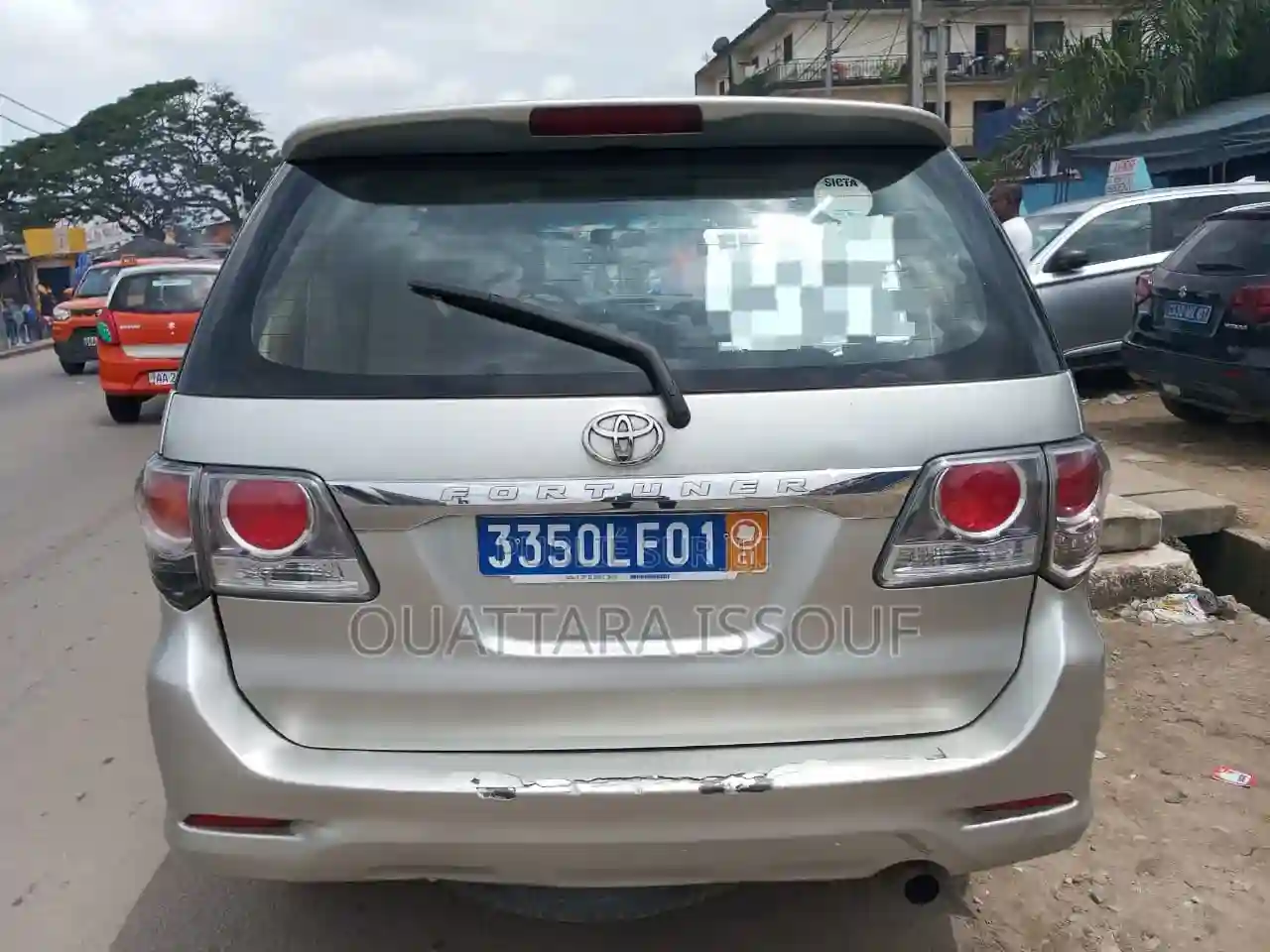 Toyota Fortuner 25 D AWD 2012 Gris - Vue 3