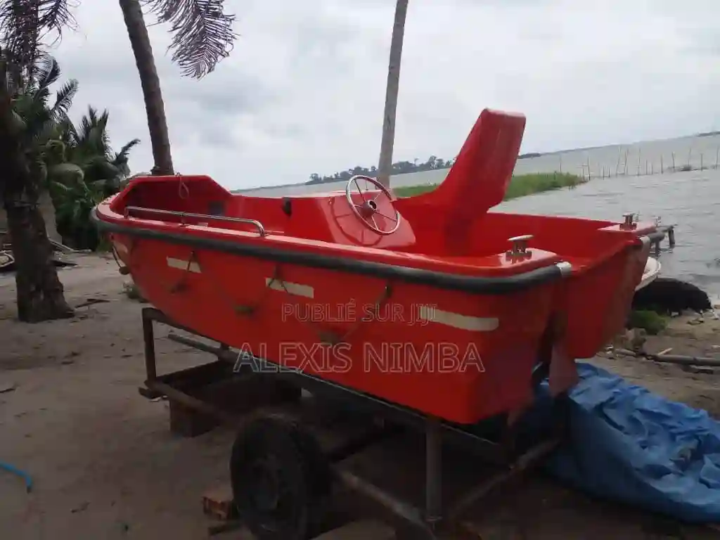 En Vente Coque Bateau Sans Moteur - Vue 3
