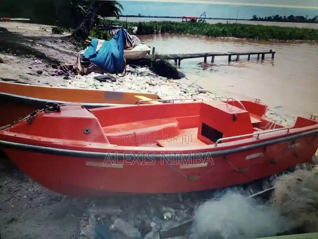 En Vente Coque Bateau Sans Moteur - Vue 5