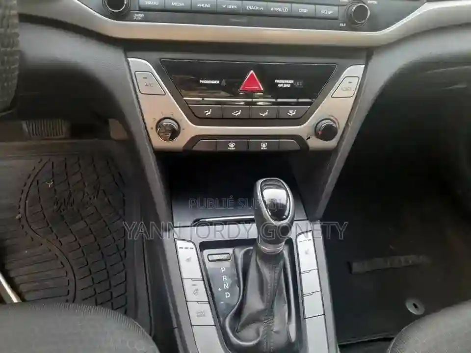 Hyundai Elantra 2017 Blanc - Vue 10