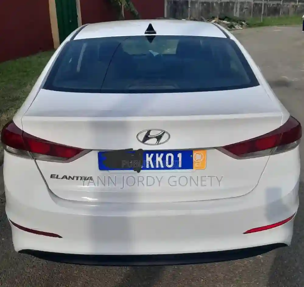 Hyundai Elantra 2017 Blanc - Vue 2