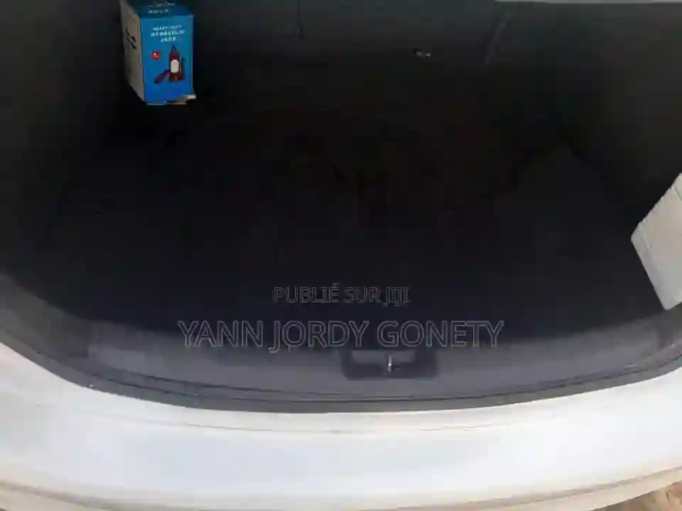 Hyundai Elantra 2017 Blanc - Vue 3