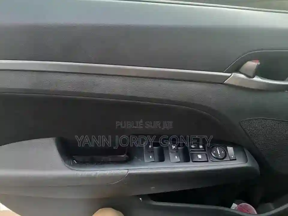 Hyundai Elantra 2017 Blanc - Vue 5