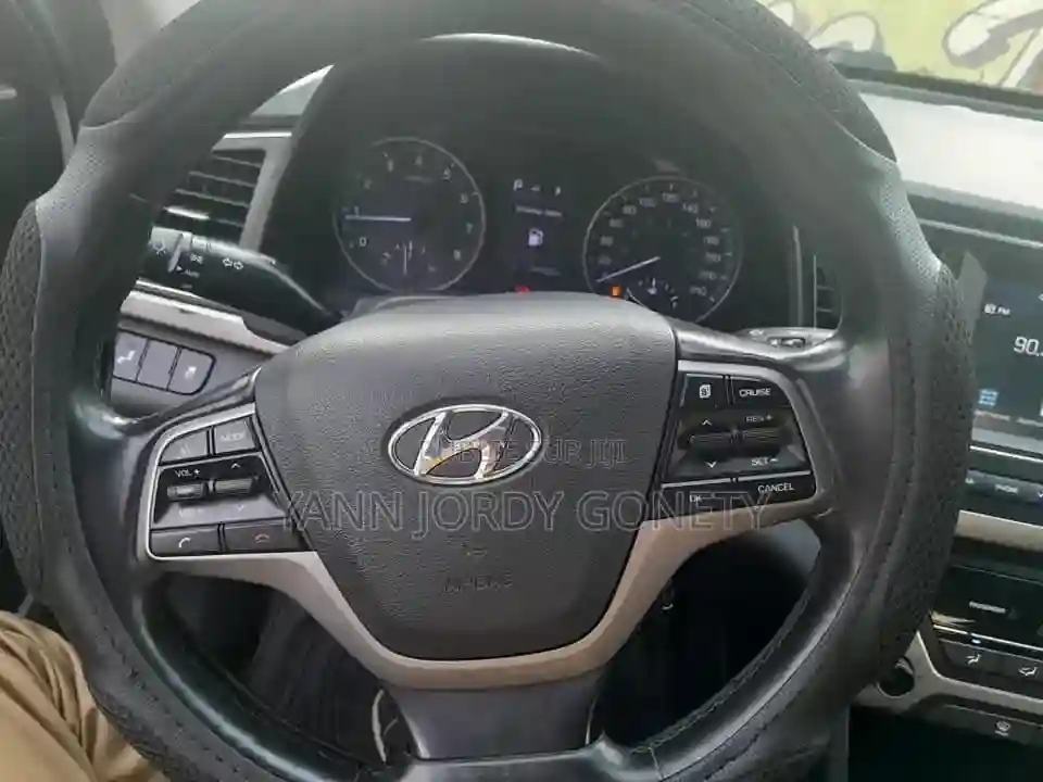 Hyundai Elantra 2017 Blanc - Vue 7