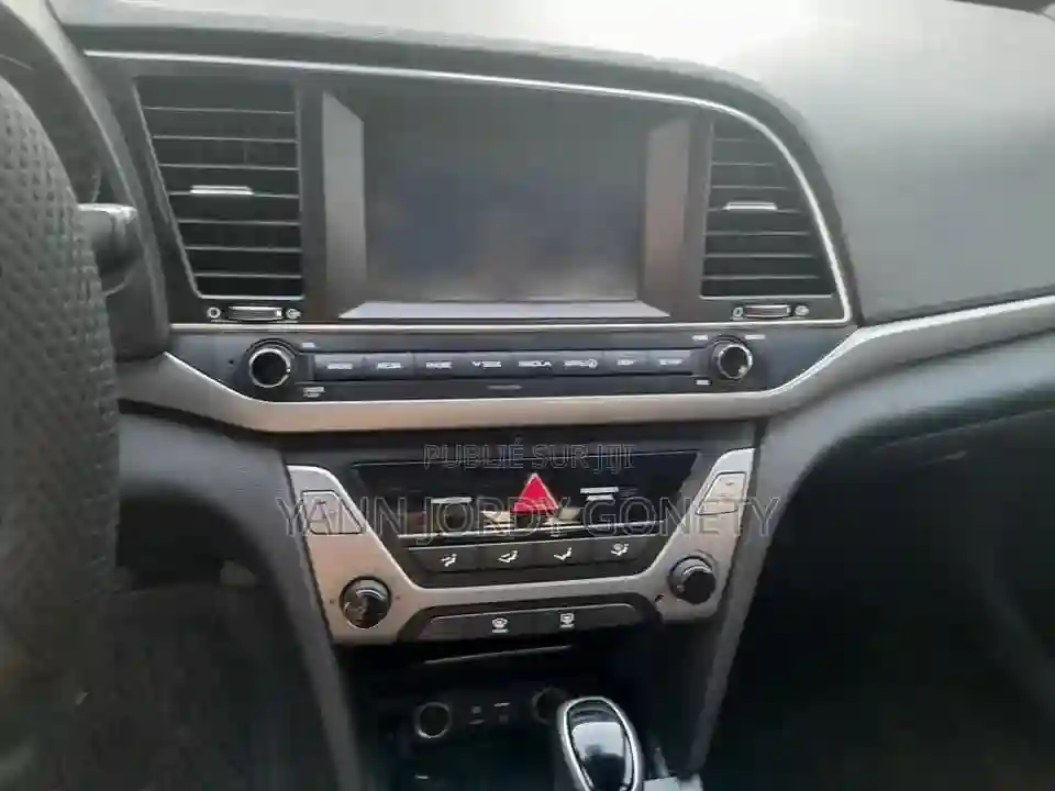 Hyundai Elantra 2017 Blanc - Vue 8