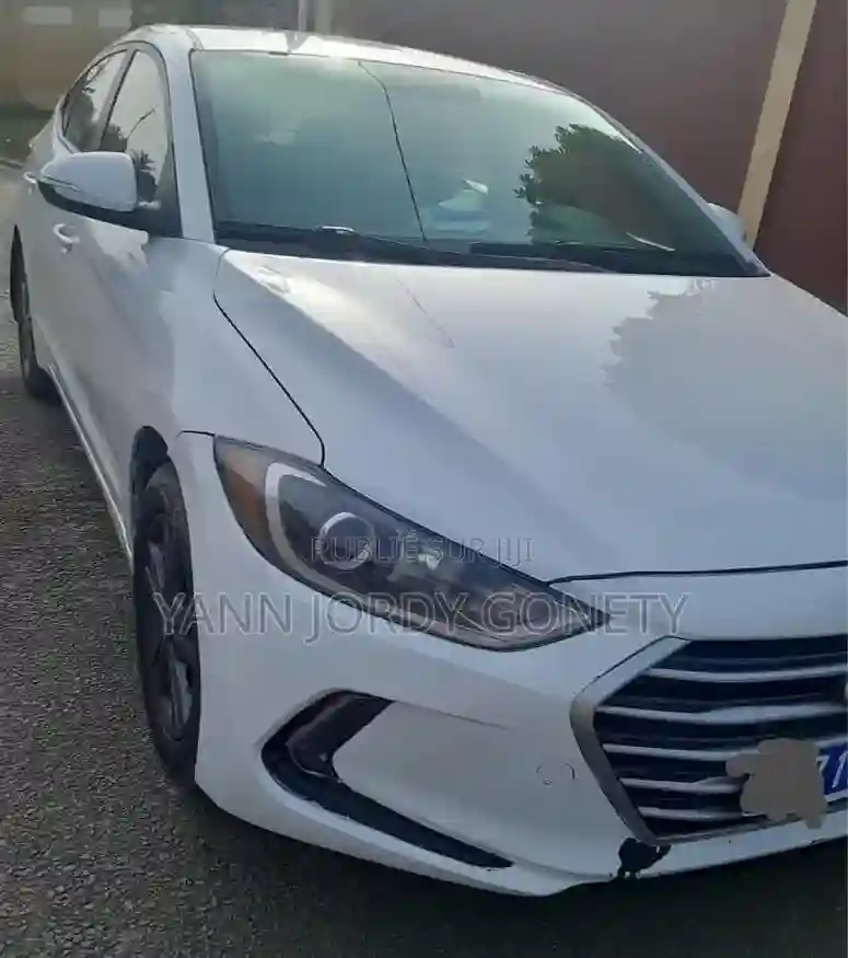 Hyundai Elantra 2017 Blanc - Vue 9