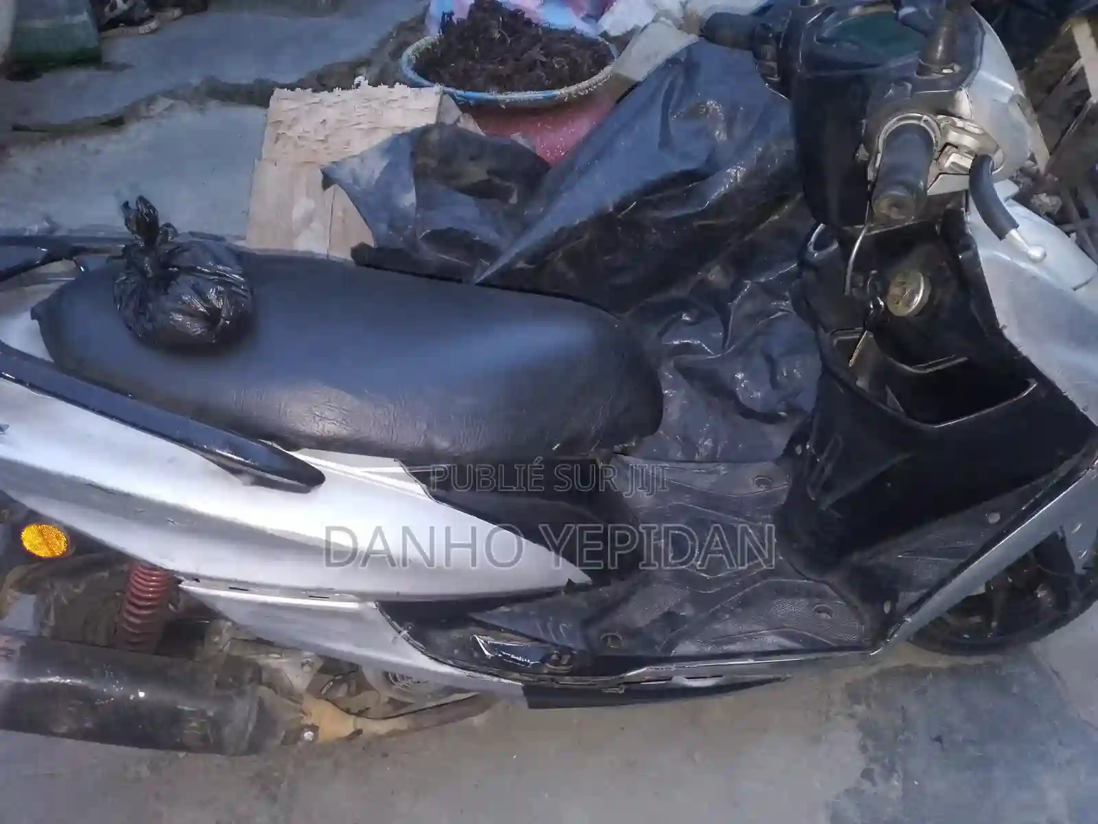 Yamaha Nmax 125 2021 Gris - Vue 1