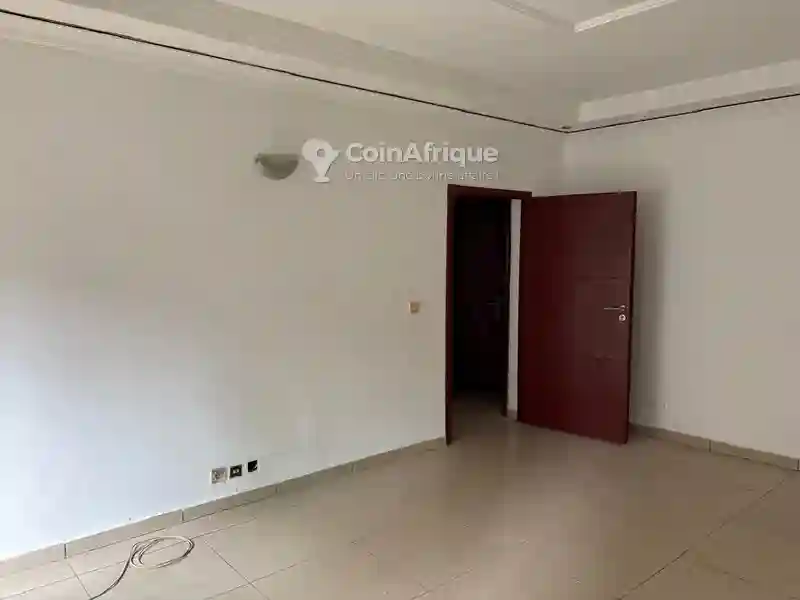 Location Appartements 3 Pièces - Cocody - Vue 2