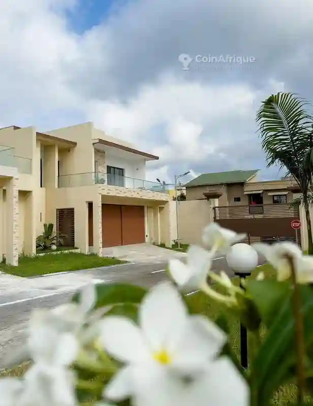 Location Villa 5pièces -riviera Mbadon - Vue 2