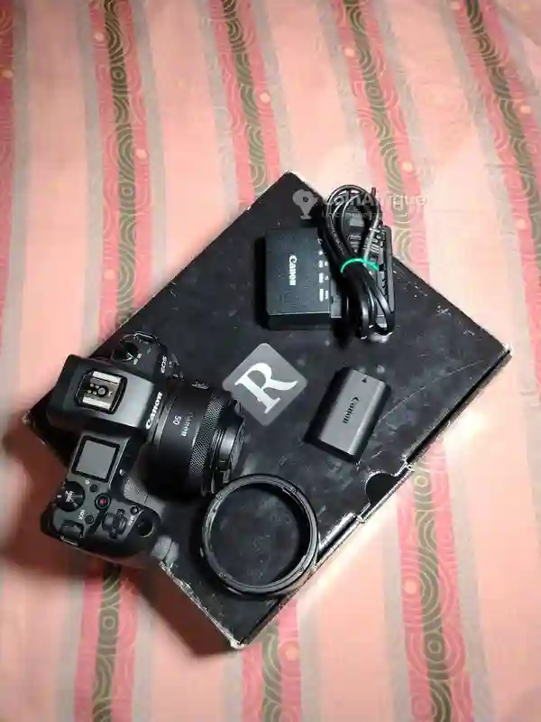 Canon Eos R - Vue 1