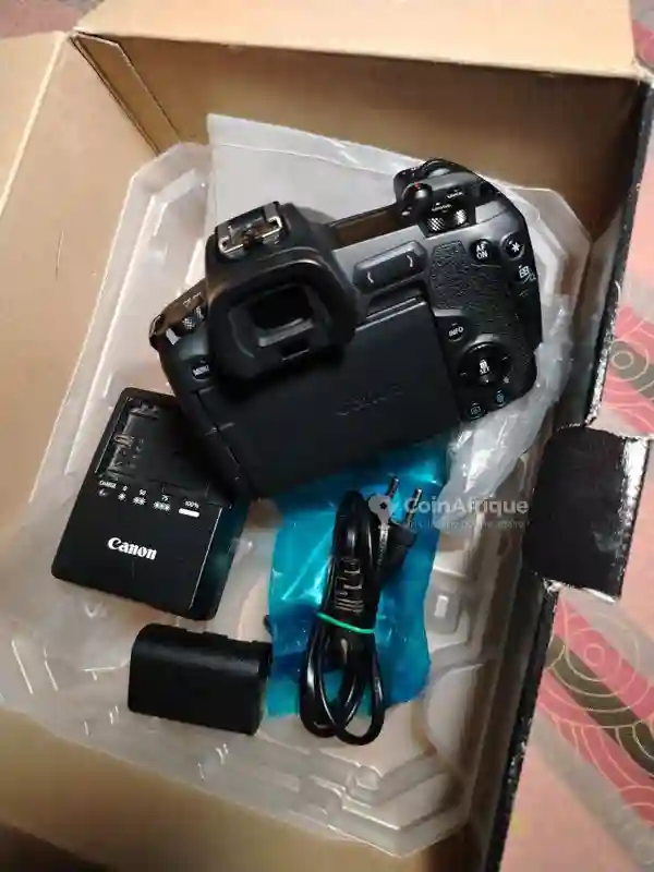 Canon Eos R - Vue 2