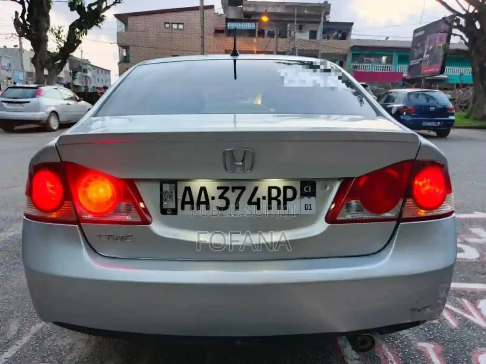 Honda Civic 2010 Argenté - Vue 6