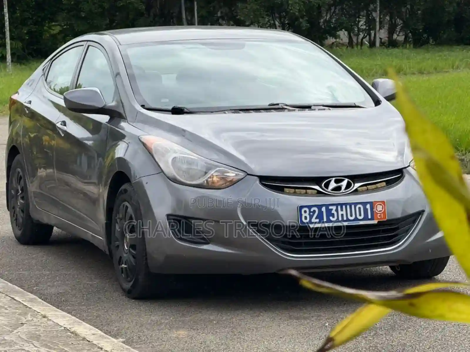 Hyundai Elantra 2012 Gris - Vue 1