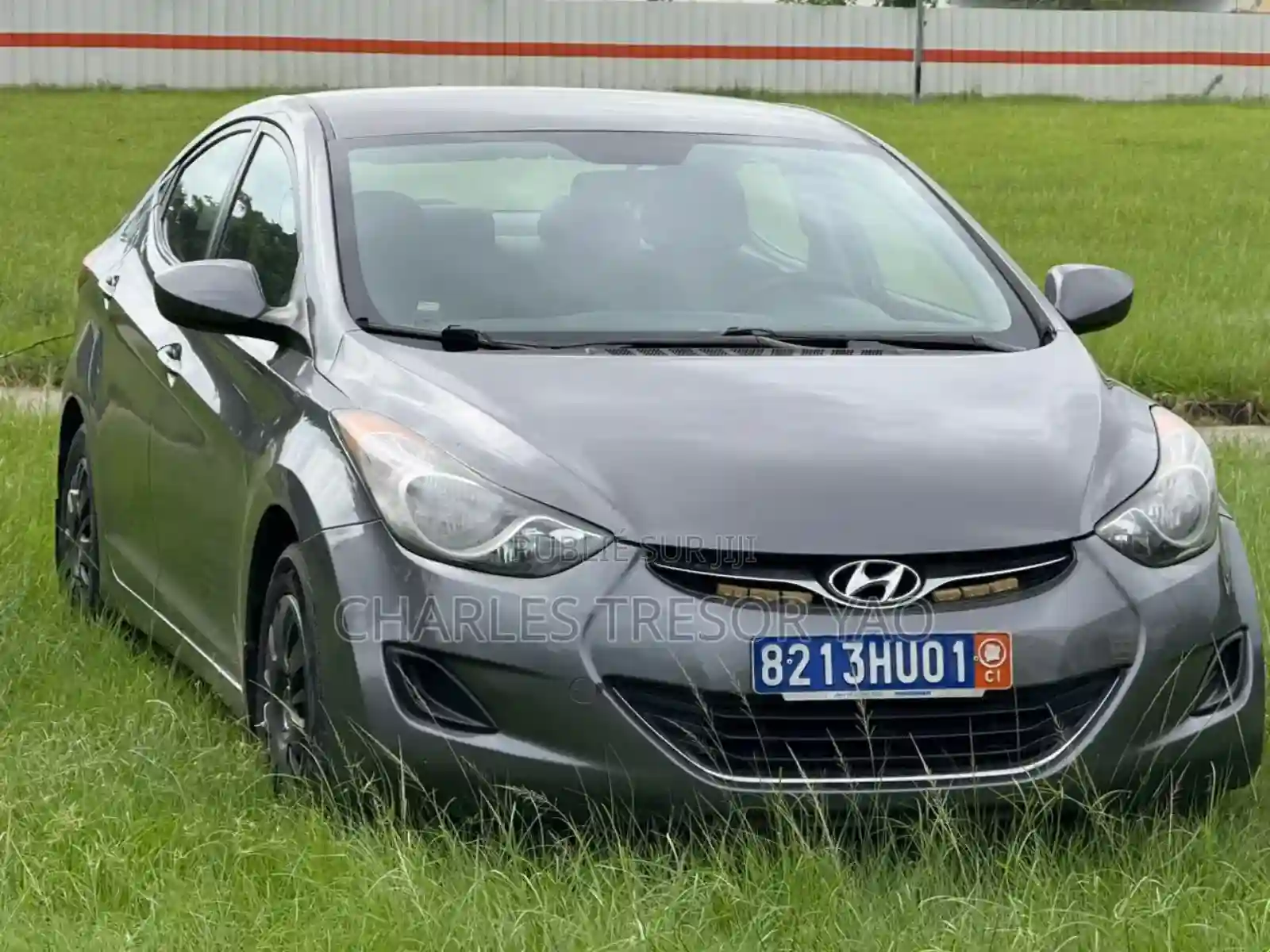 Hyundai Elantra 2012 Gris - Vue 4