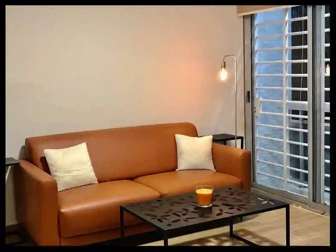 studio meublé, niché au 2ᵉ étage d’un immeuble calme à Cocody Danga