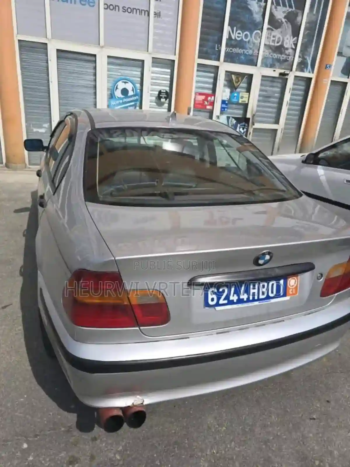 BMW 318i 2008 Gris - Vue 2