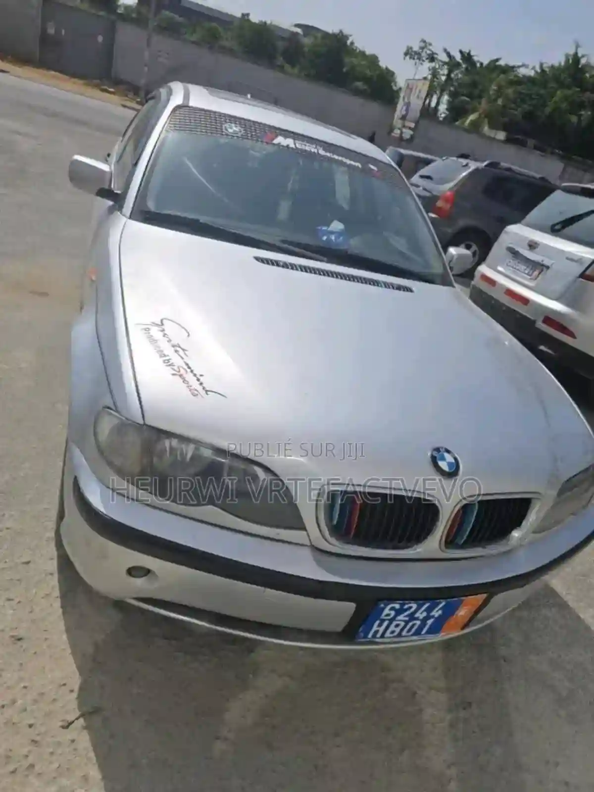 BMW 318i 2008 Gris - Vue 3