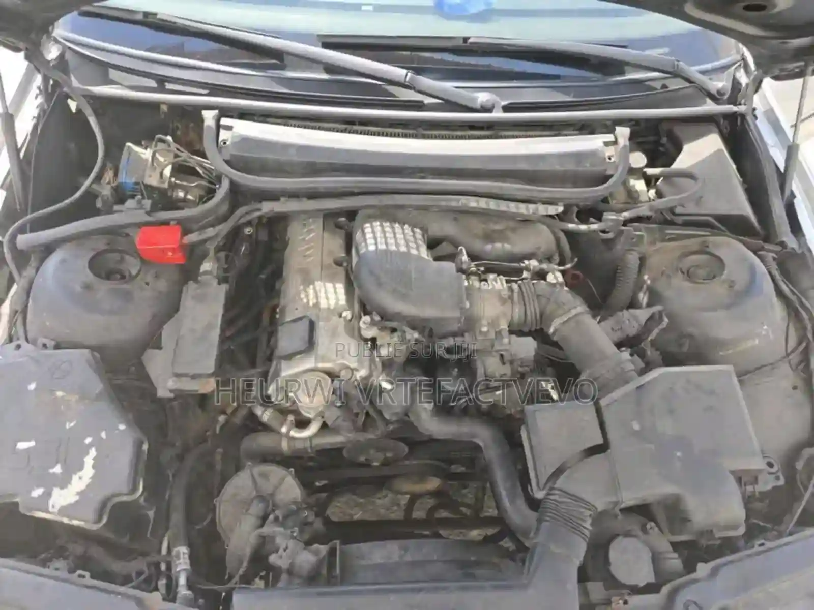 BMW 318i 2008 Gris - Vue 4
