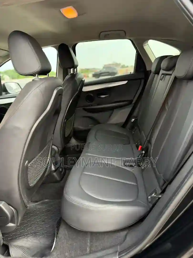 BMW 218i 2016 Noir - Vue 3