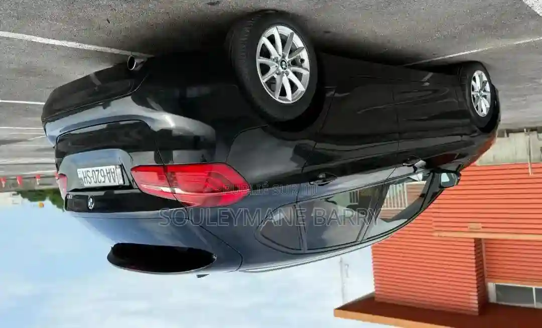 BMW 218i 2016 Noir - Vue 5