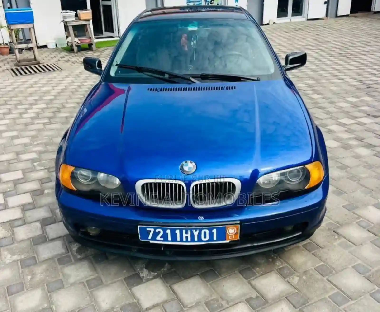 BMW 328i 2005 Bleu - Vue 2