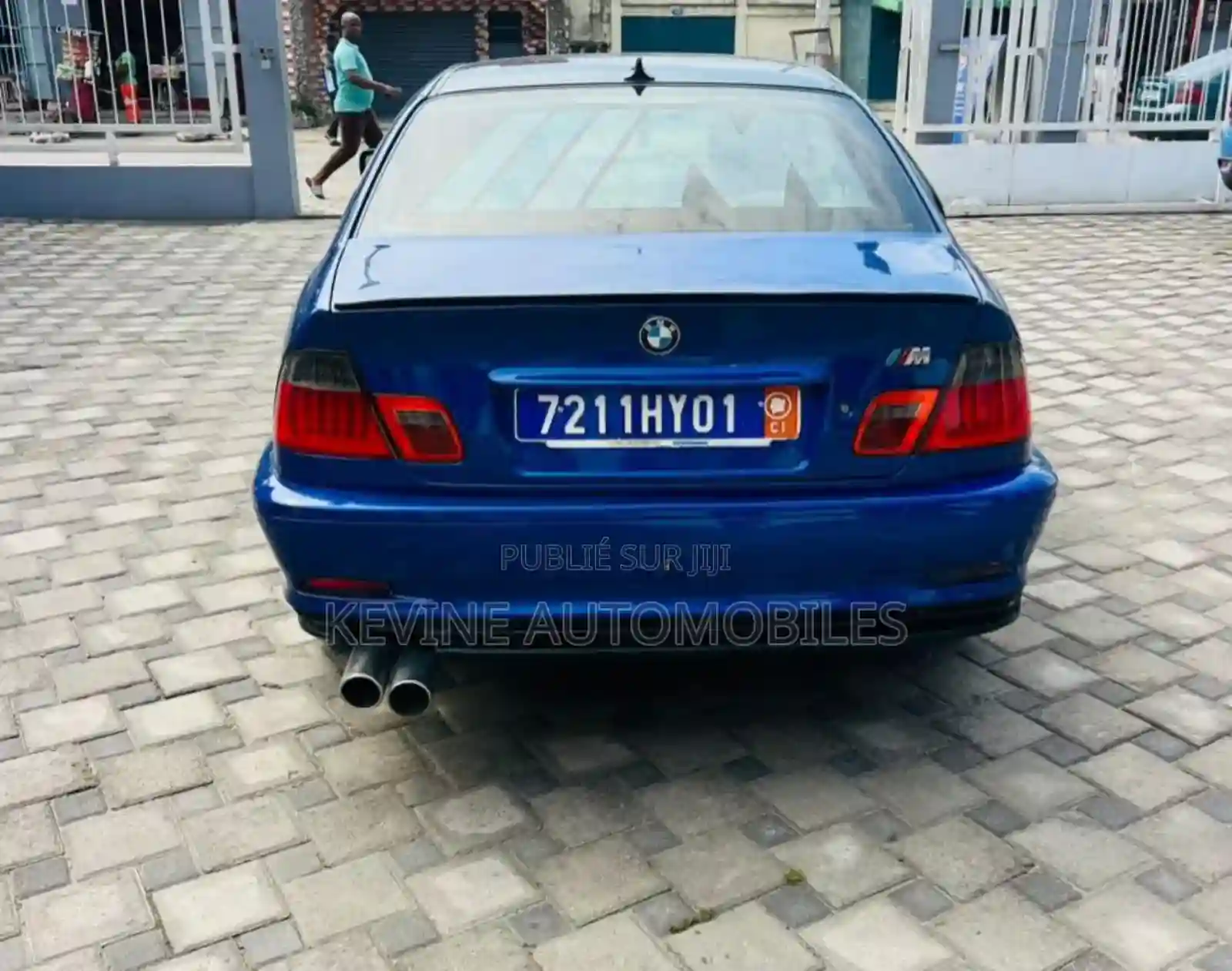 BMW 328i 2005 Bleu - Vue 3