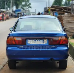 Mazda 323 20 2001 Bleu