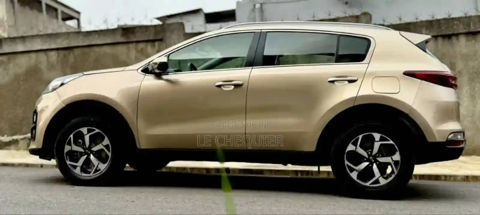 Kia Sportage 2020 Doré - Vue 3