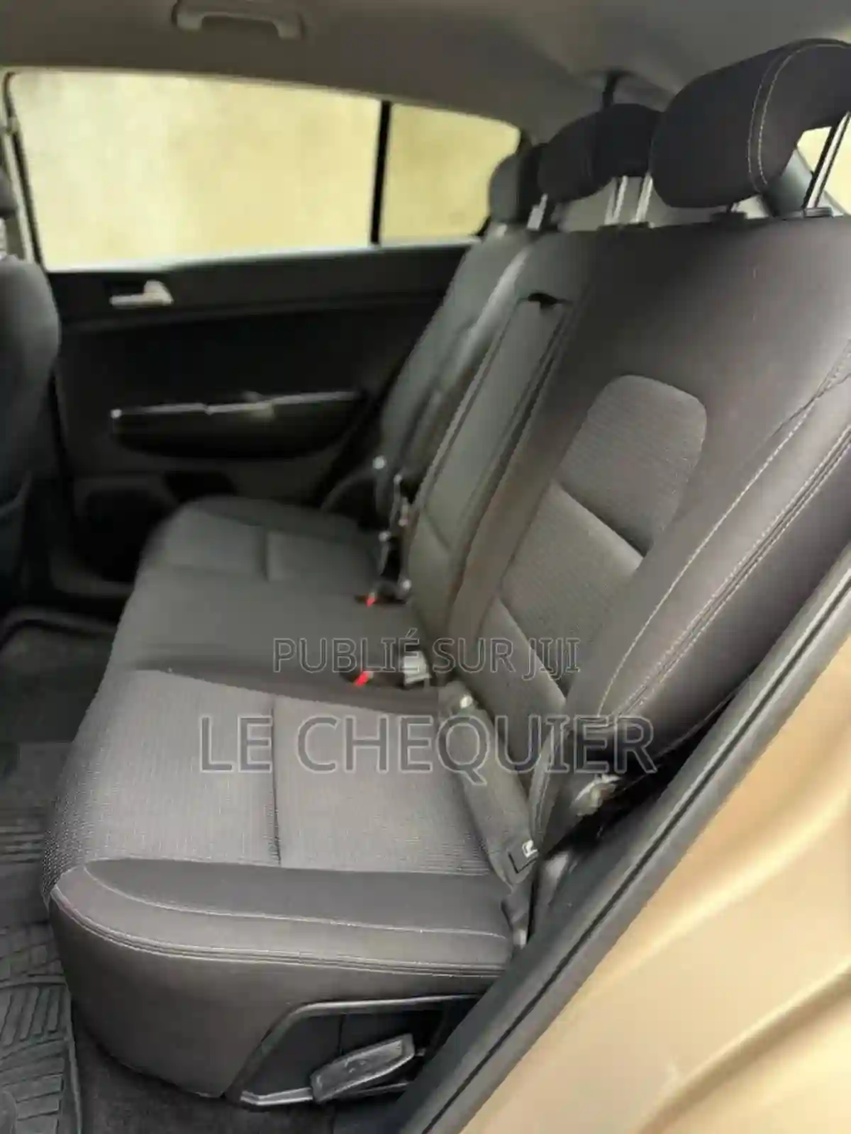 Kia Sportage 2020 Doré - Vue 4