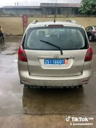 Toyota Corolla Verso 18 2008 Noir Mat