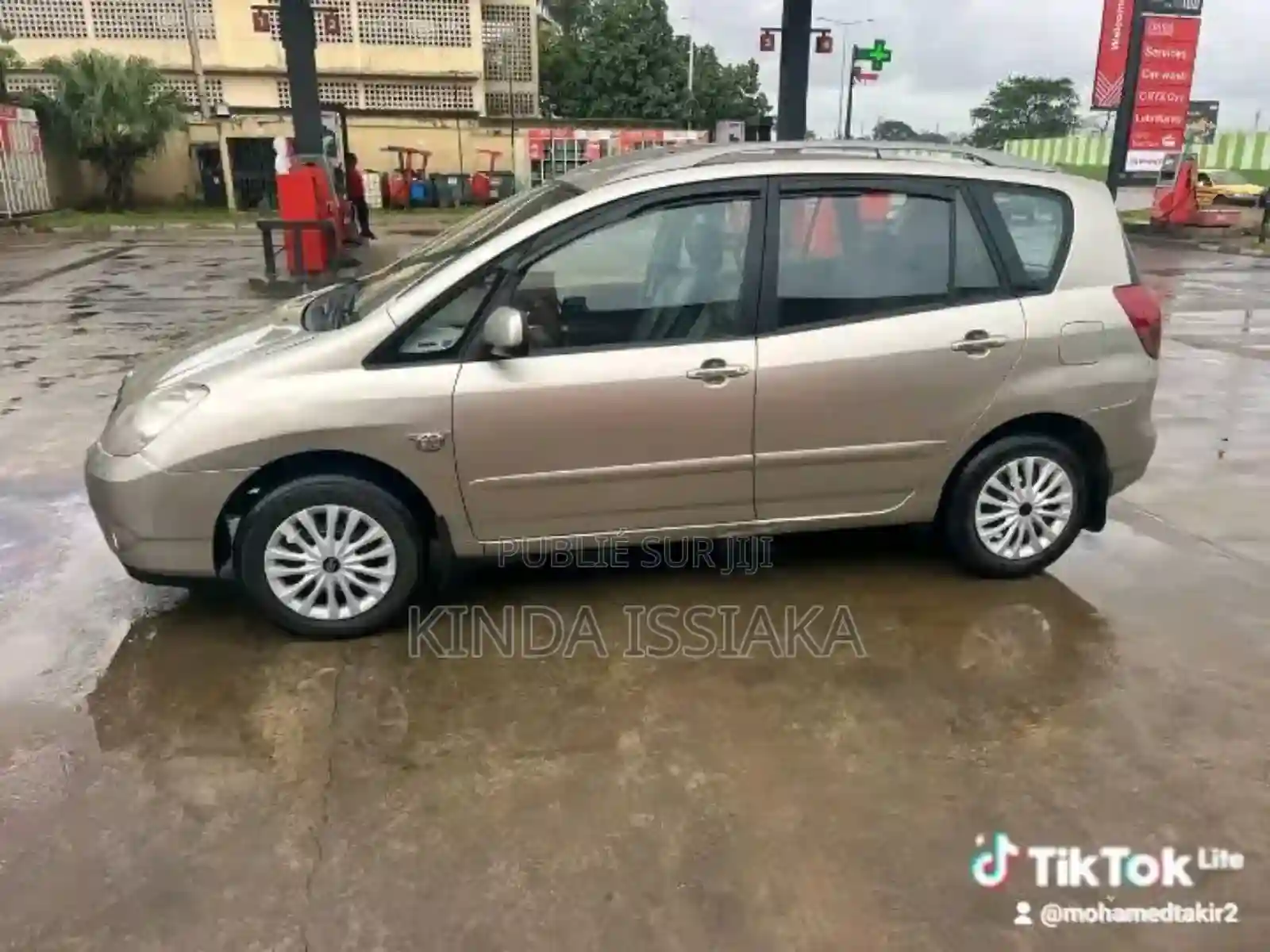 Toyota Corolla Verso 18 2008 Noir Mat - Vue 3