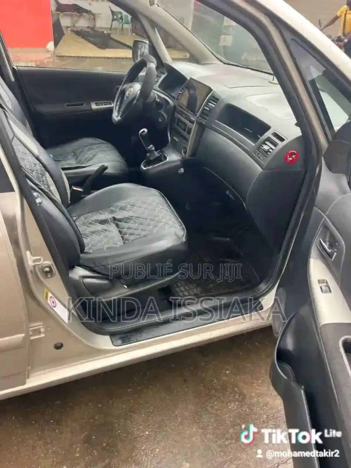 Toyota Corolla Verso 18 2008 Noir Mat - Vue 4