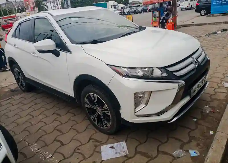 Mitsubishi Eclipse Cross - Vue 1