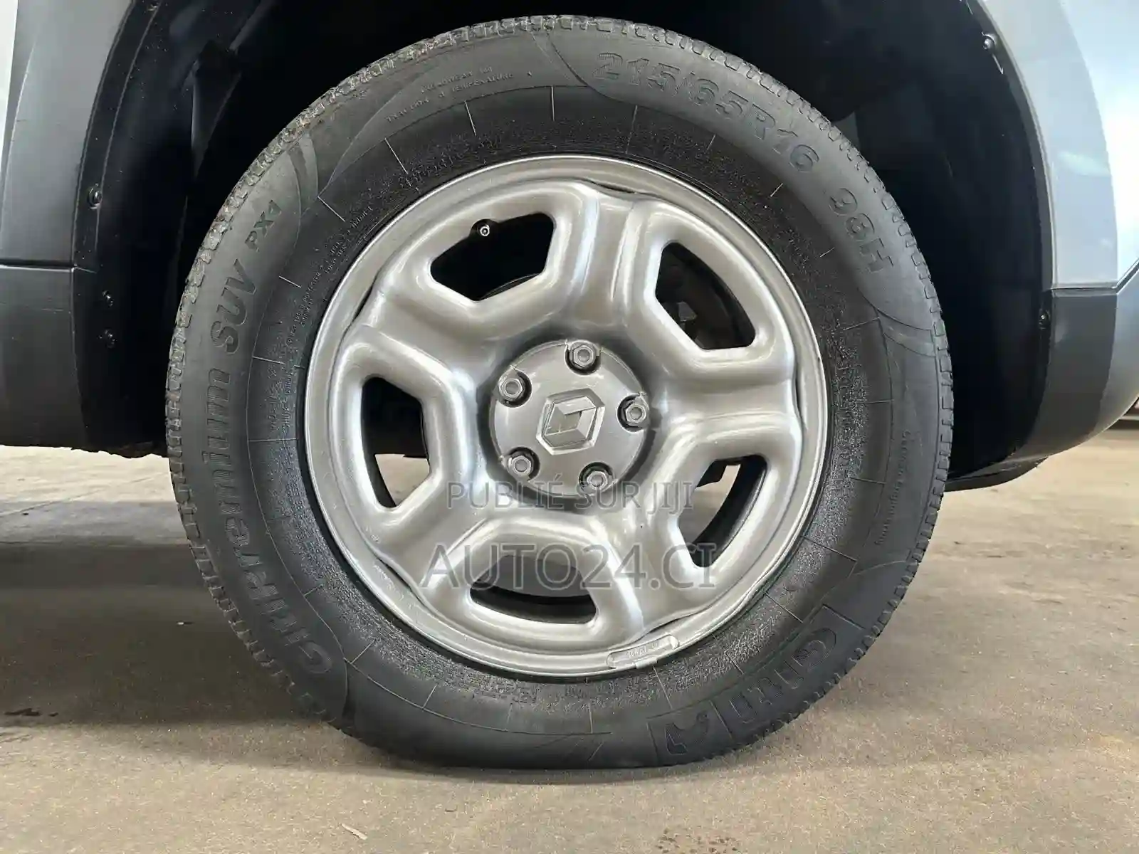 Renault Duster 2022 Gris - Vue 3