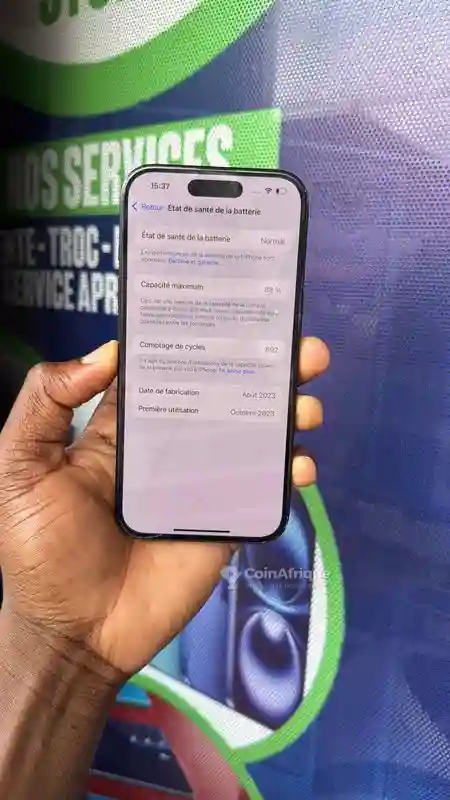 Iphone 15 Simple Légère Fissure sur L’écran - Vue 2