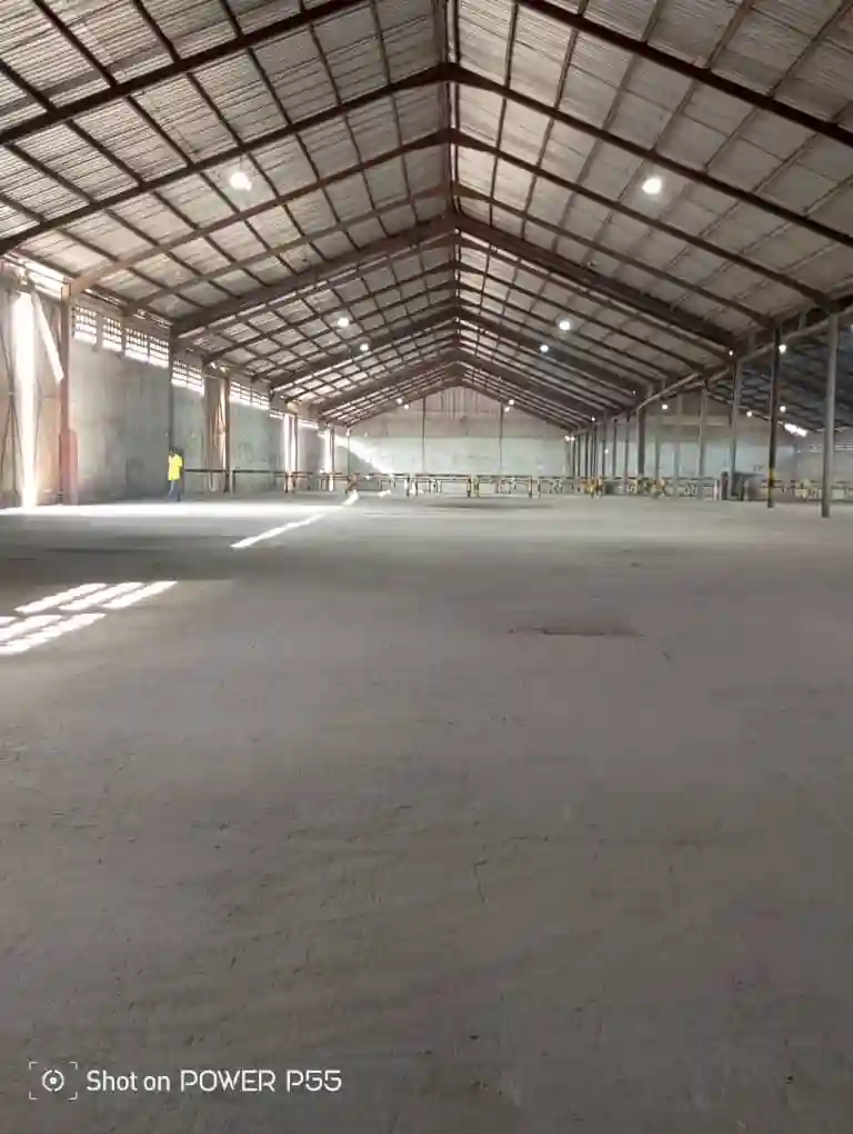 Location D’un Entrepôt en Zone Industrielle de Yop - Vue 2