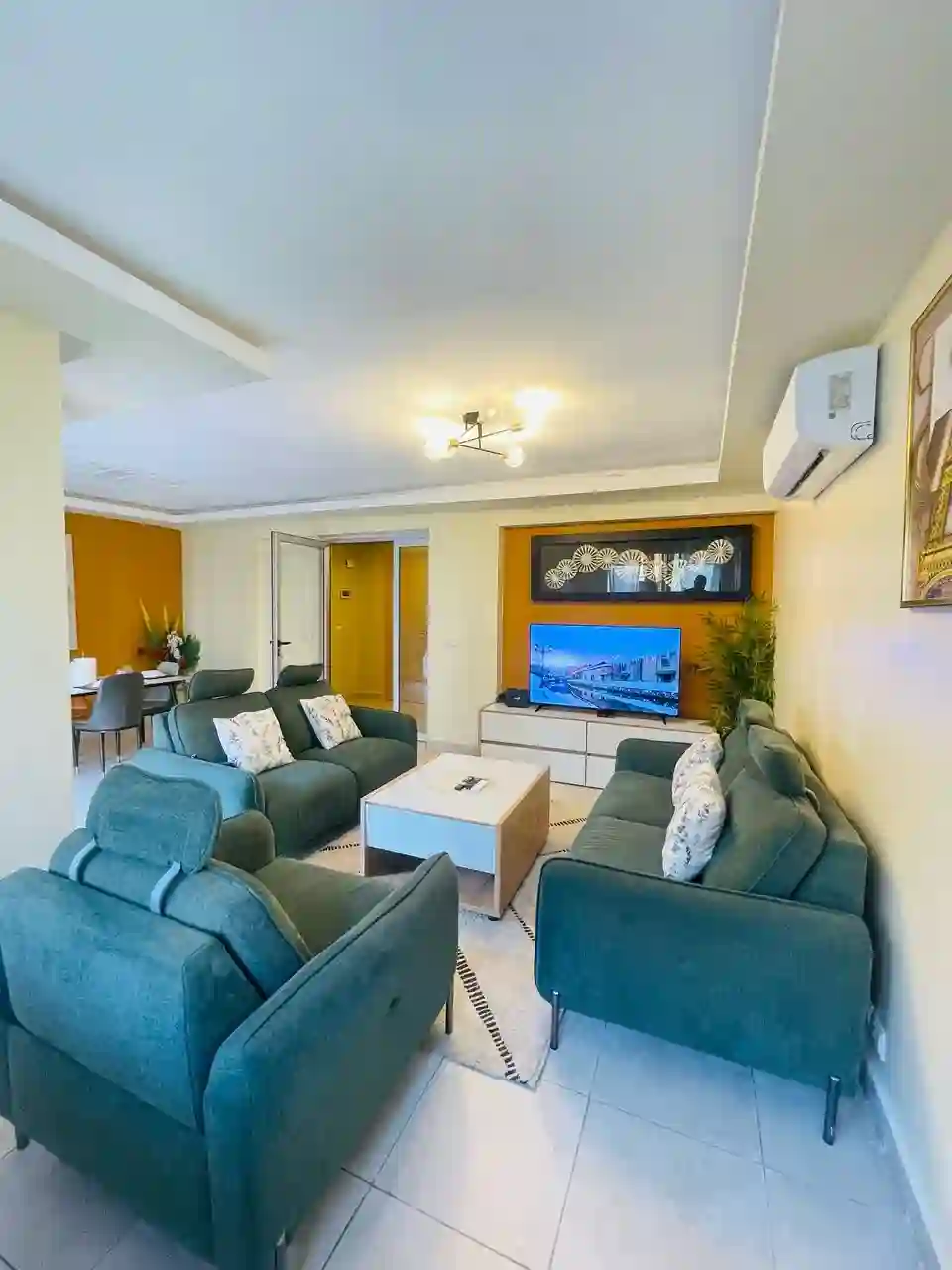 Location Appartement Meublé 4pieces par Jours Angre