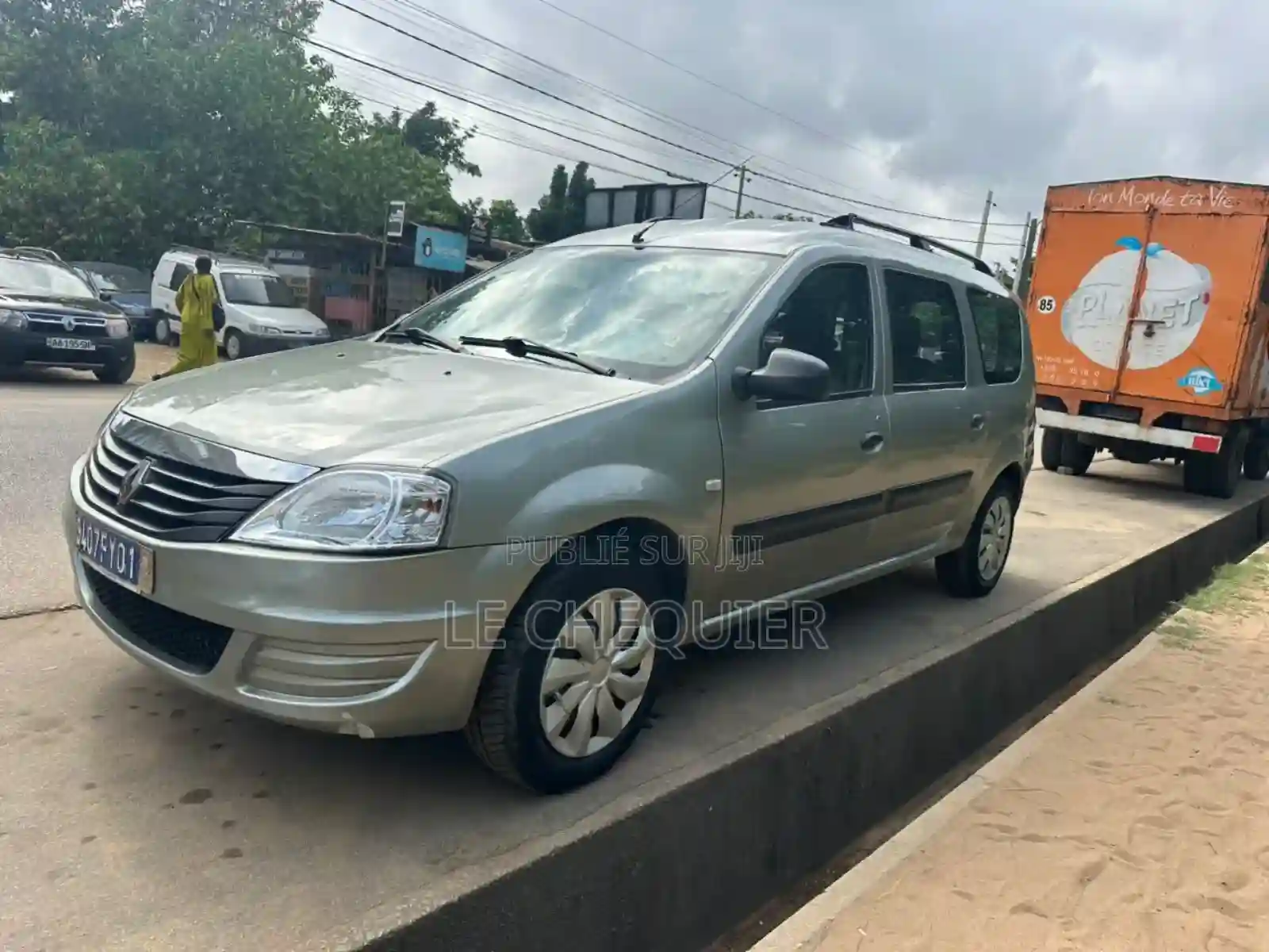 Renault Logan 2013 Gris - Vue 1